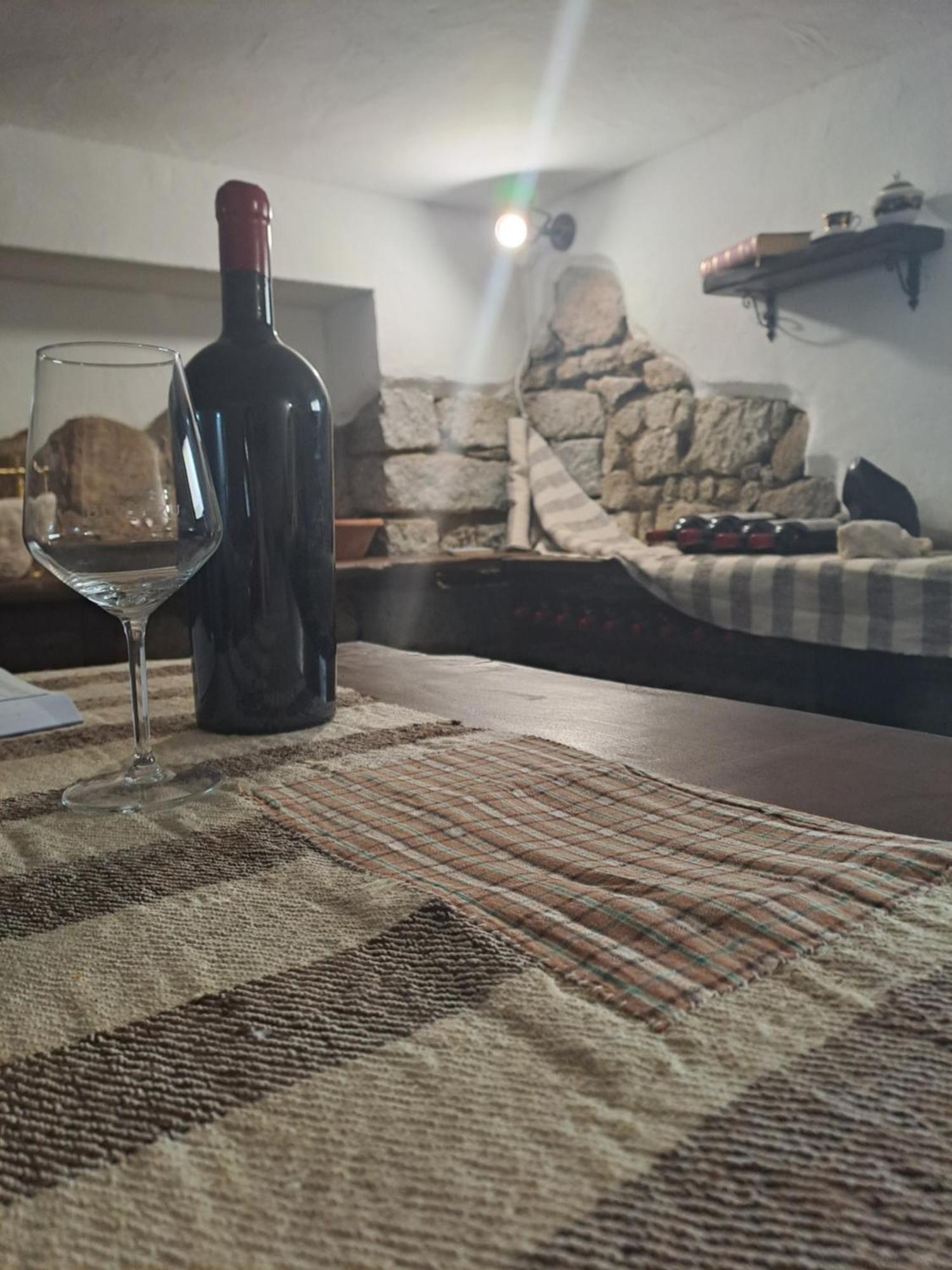 La Tappa Del Vignaiolo Home Mamoiada Eksteriør billede